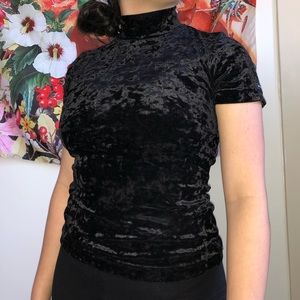 🖤Vintage Guess velvet top
